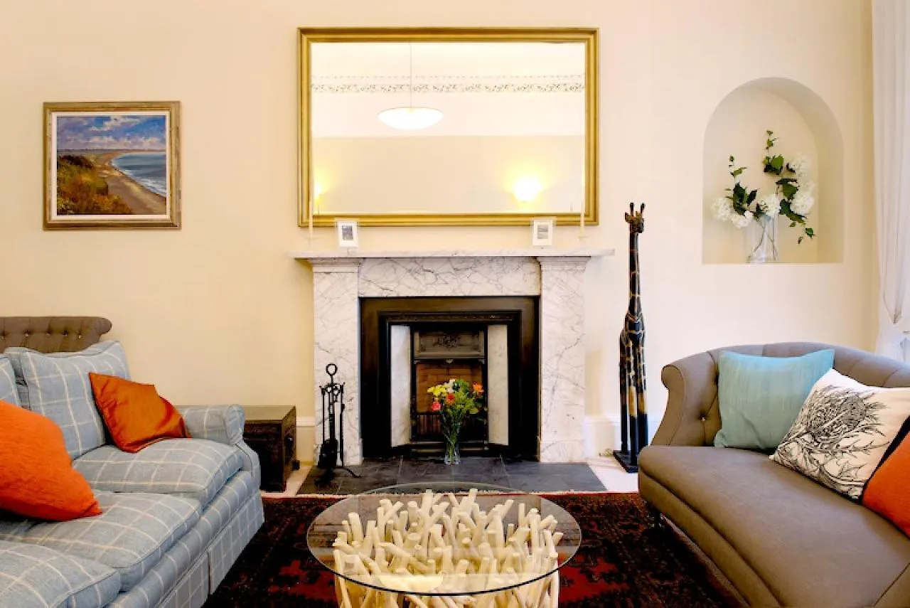 Stylish Central Edinburgh Apartment 0*,  United Kingdom