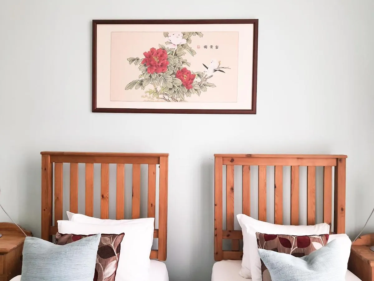 Stylish Central Edinburgh Apartment